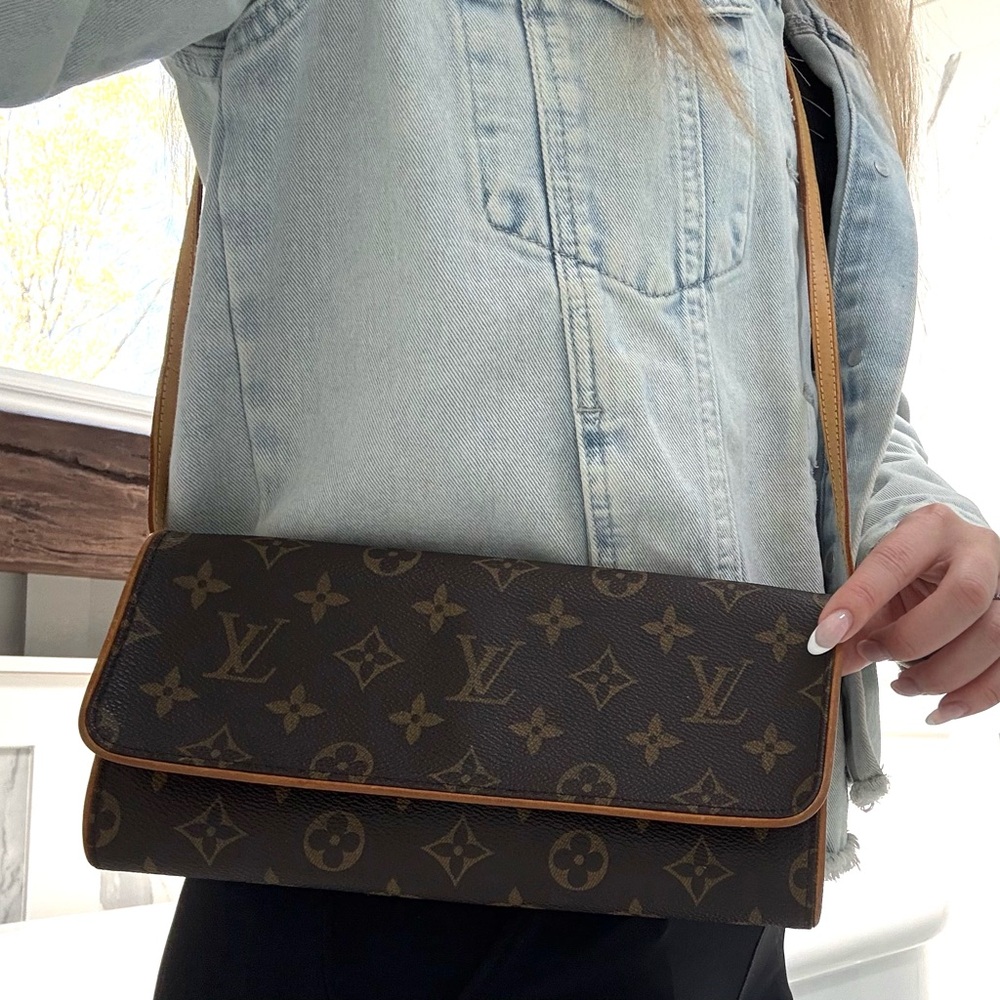 Louis Vuitton Pochette Twin GM crossbody/shoulder bag